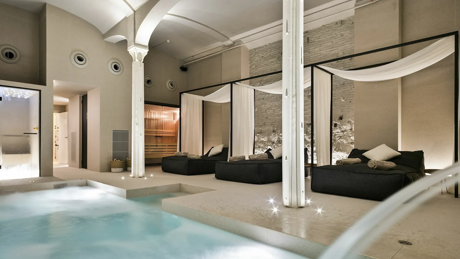 Yurbban Passage Hotel & Spa Barcelona
